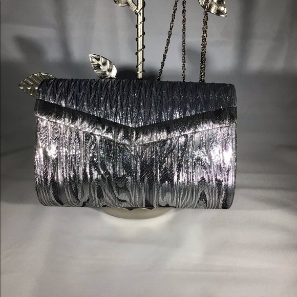 Vintage Handbags - Vintage silver thread clutch/shoulder bag
